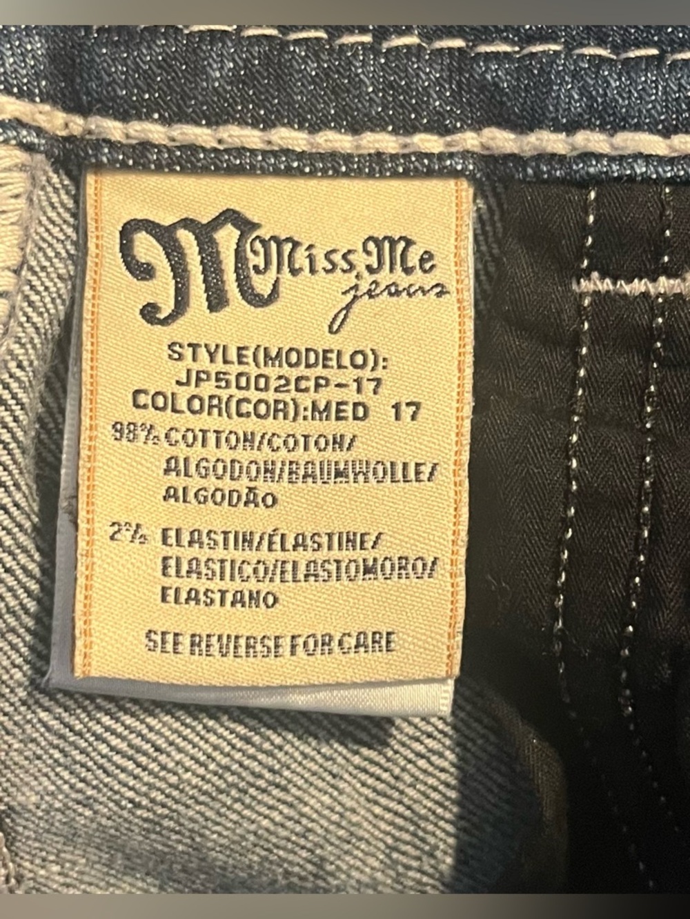 Miss Me Jean Capris With Butterfly Bling Pockets Size 27 Inseam 20” - Picture 6 of 8